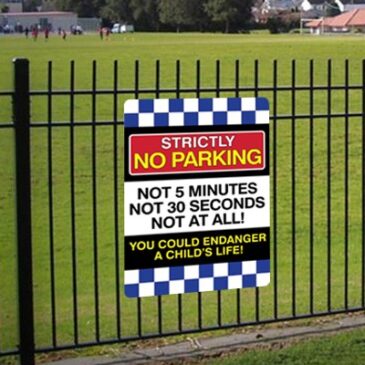 strictly no parking sign pic