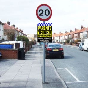 caution-road-child-safety-lamp-post-sign-1526-p[ekm]296×296[ekm]